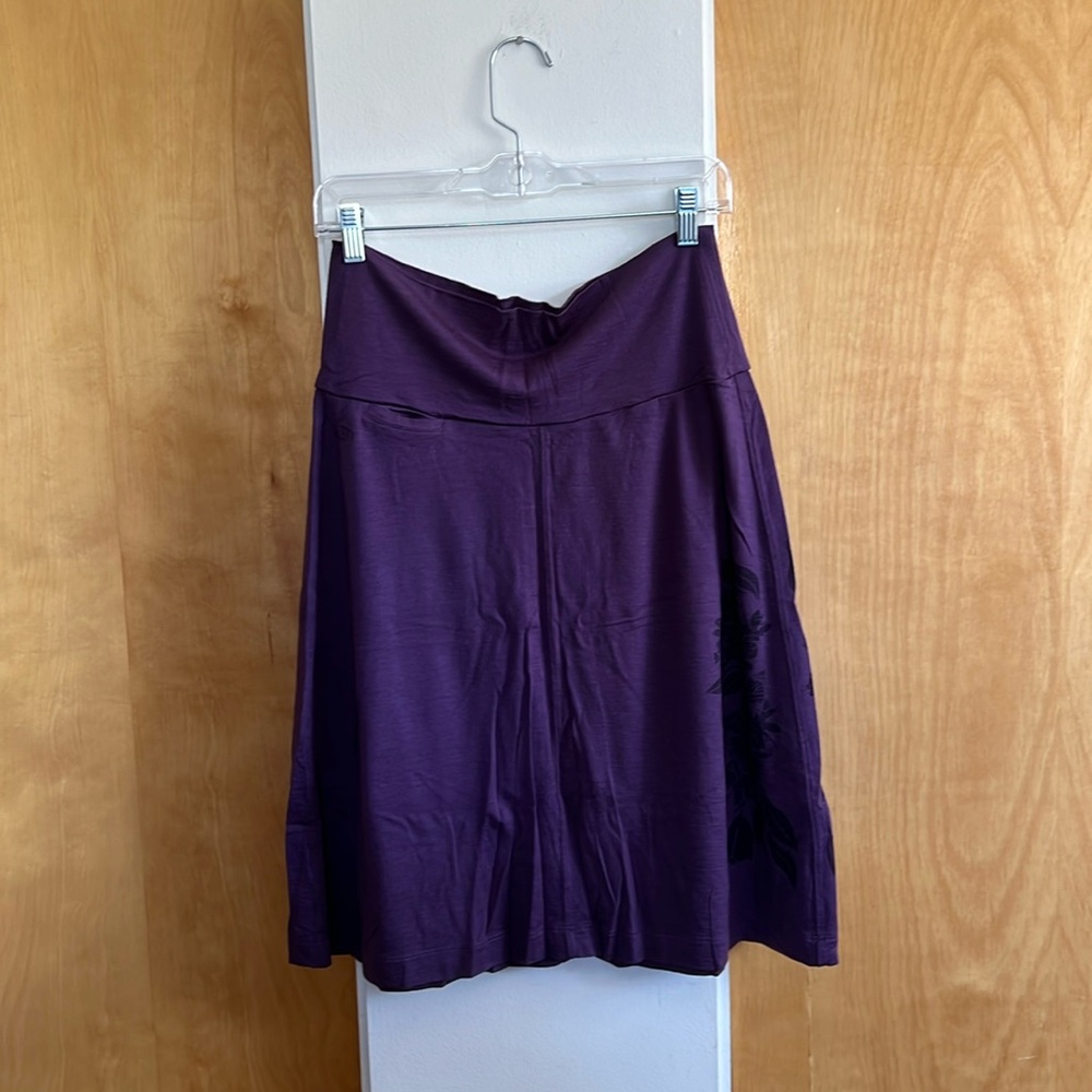 Icebreaker 100% wool skirt